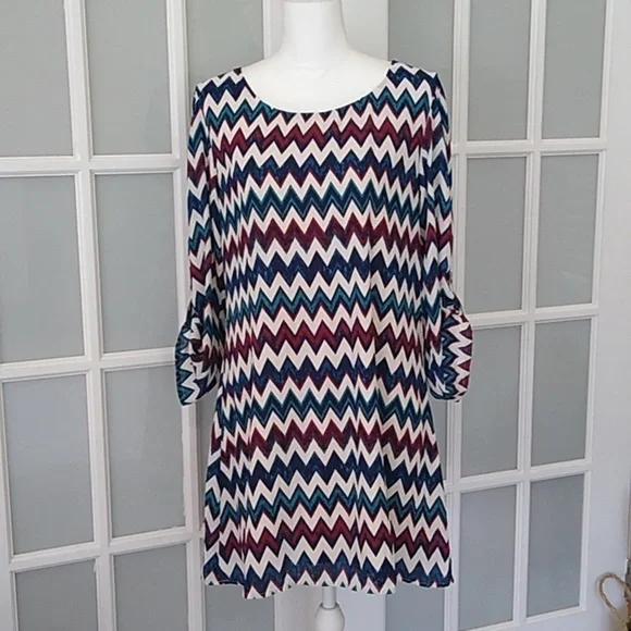 Speechless Chevron Cutout Shift Dress - Juniors XL - Picture 2 of 16